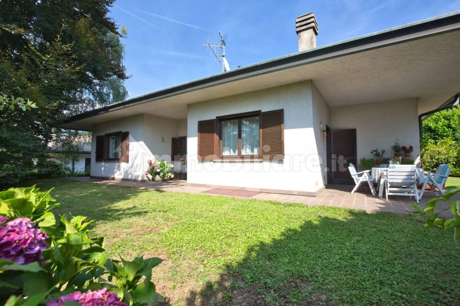 Villa in vendita a Lipomo