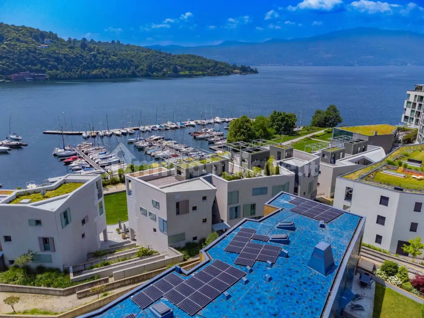Appartamento in vendita a Laveno-Mombello