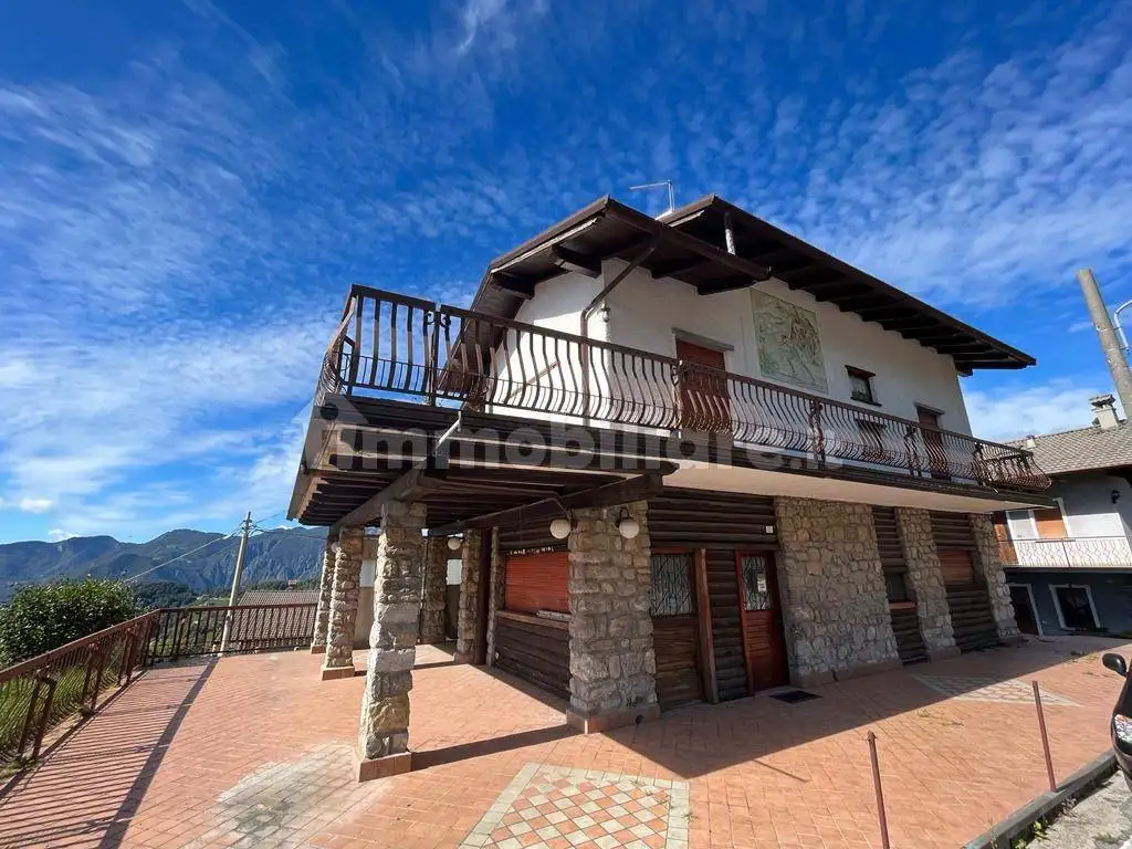 Appartamento in vendita a Dossena