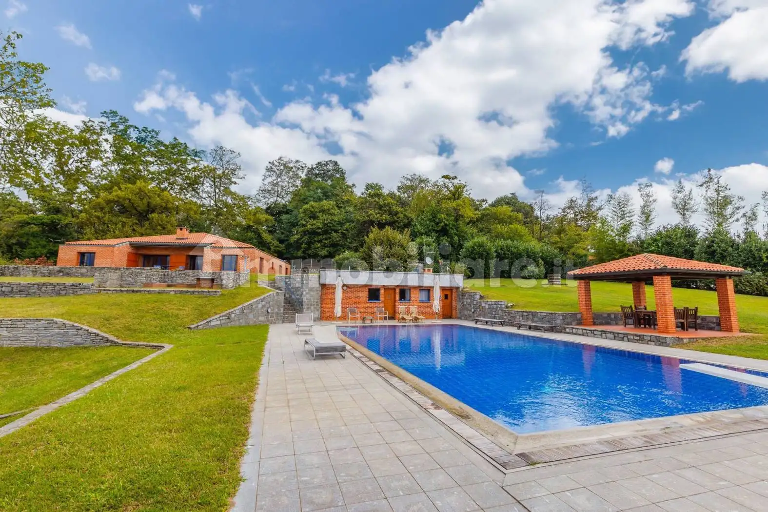 Villa unifamiliare via Valcastellana SNC, Angera - foto 2