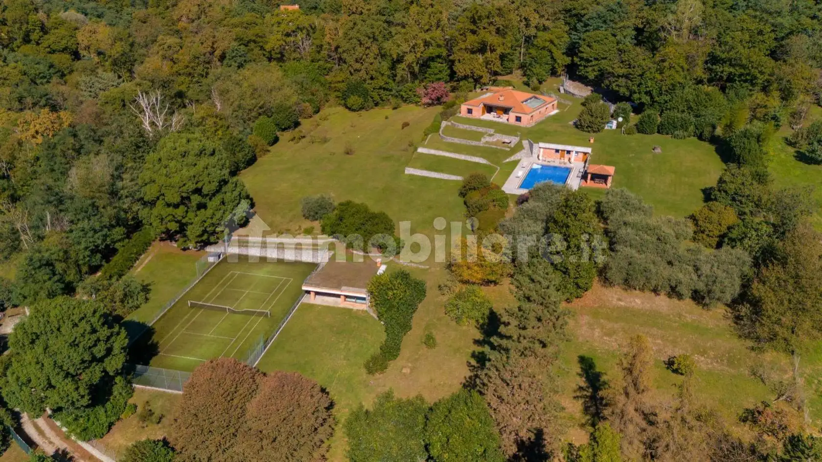 Villa unifamiliare via Valcastellana SNC, Angera - foto 5