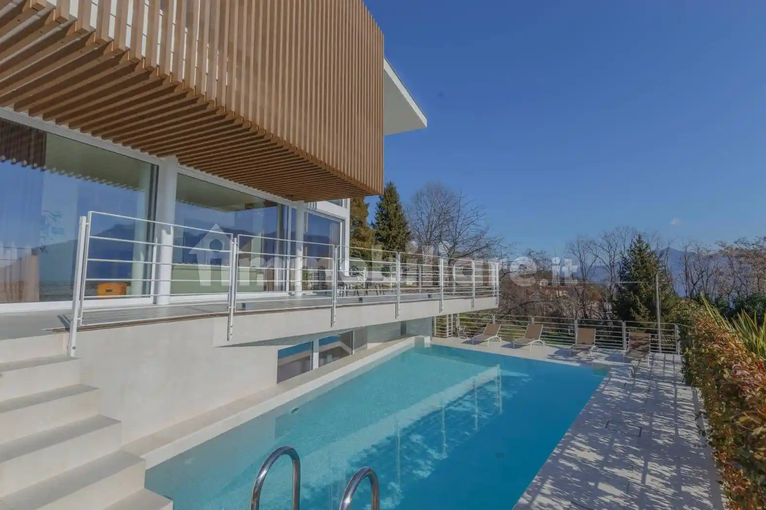 Villa in vendita a Verbania