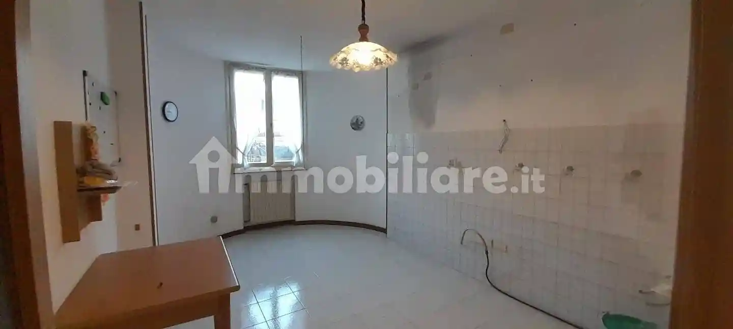 Appartamento buono stato, primo piano, Centro, Massa - foto 2