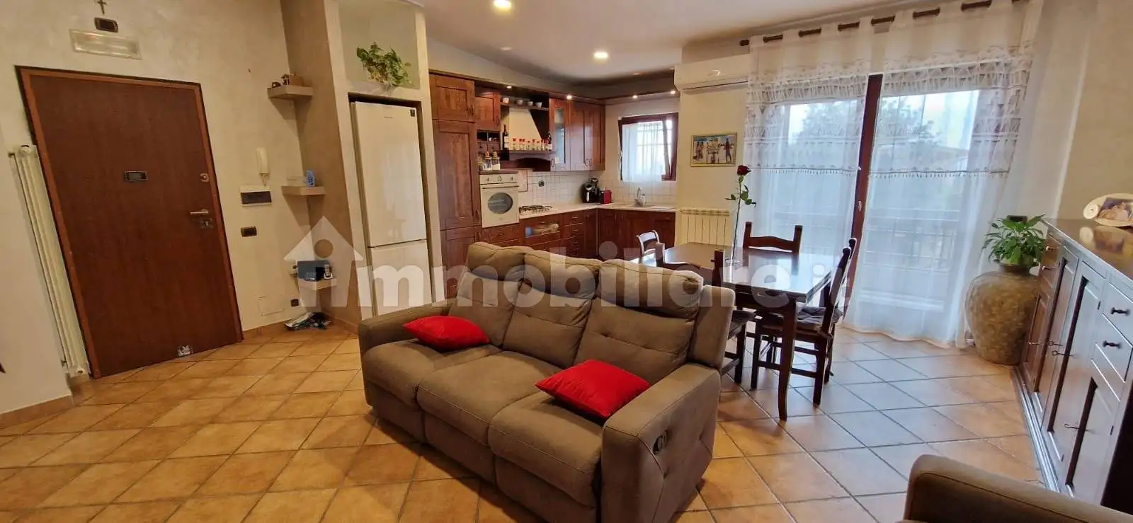 Trilocale via Bologna 22, Centro, Genzano di Roma - foto 3