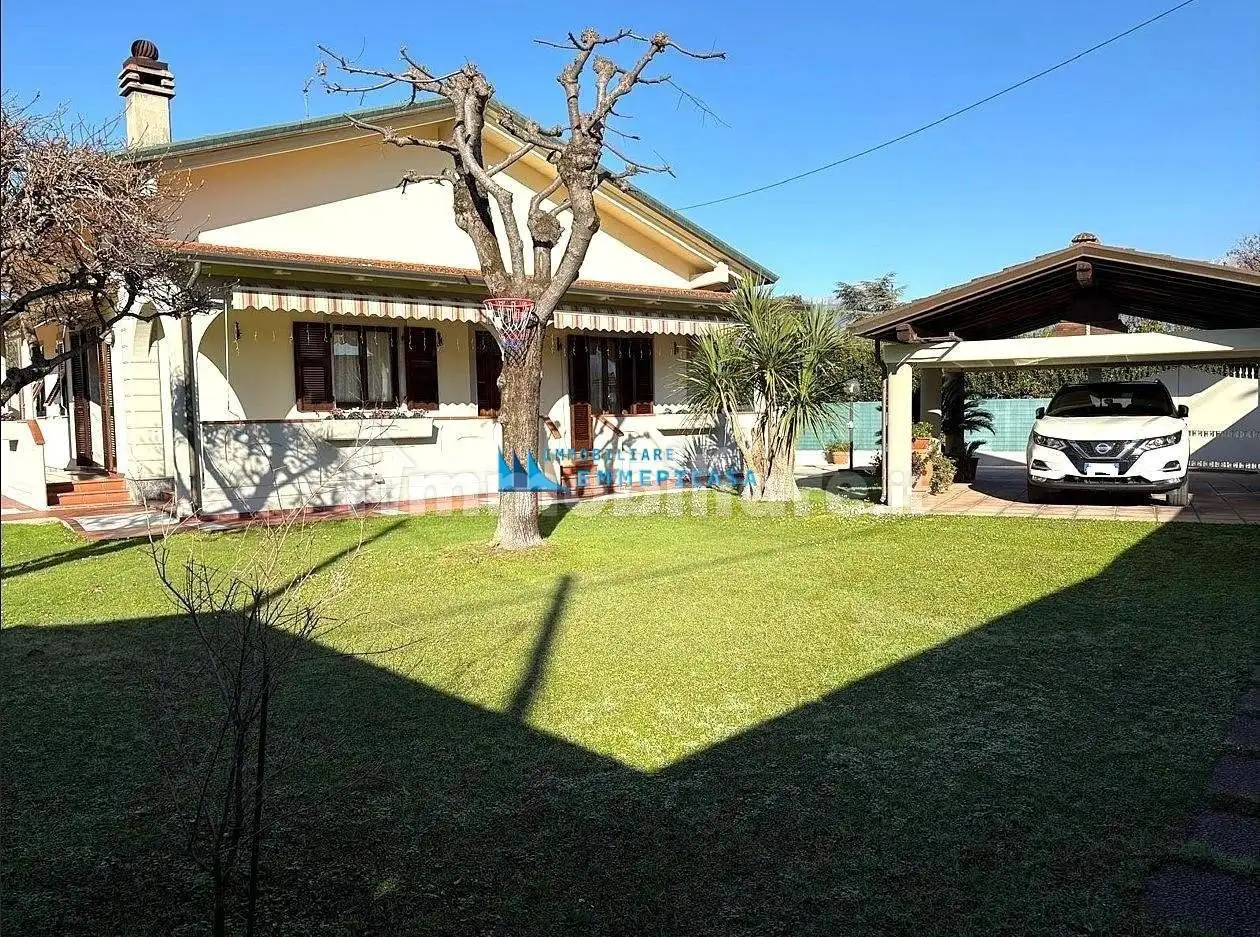 Villetta a schiera in vendita a Massa