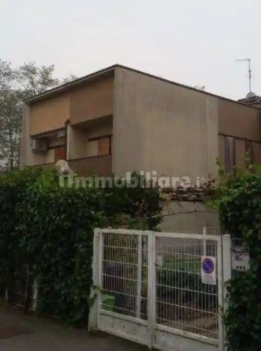 Villetta a schiera in asta a Cesate