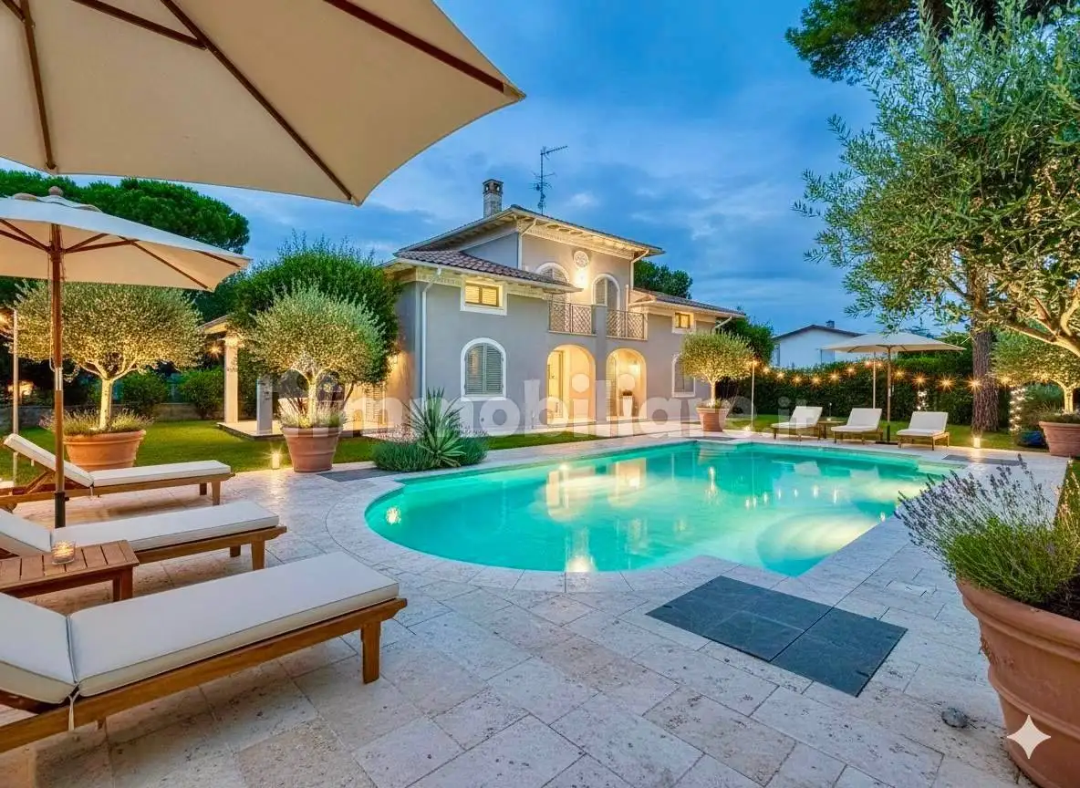 Villa in vendita a Forte dei Marmi
