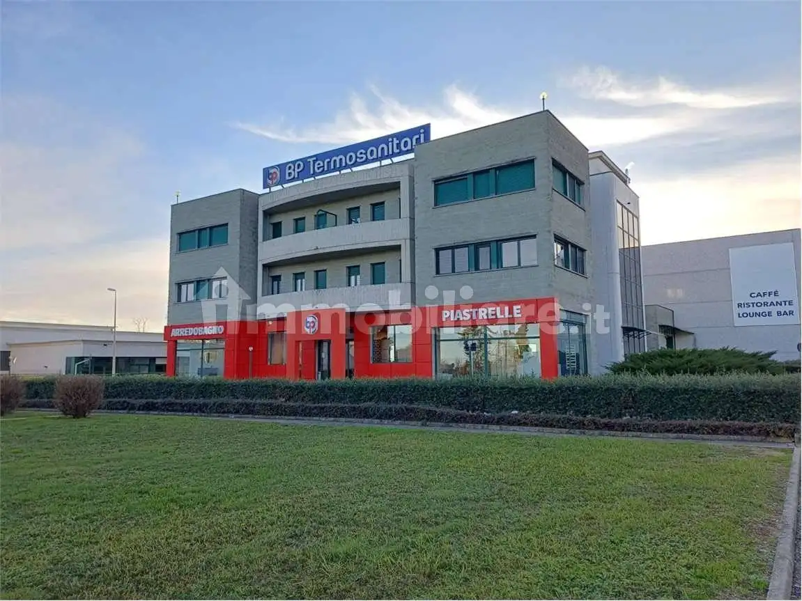 Palazzo - Edificio in vendita a Ciriè