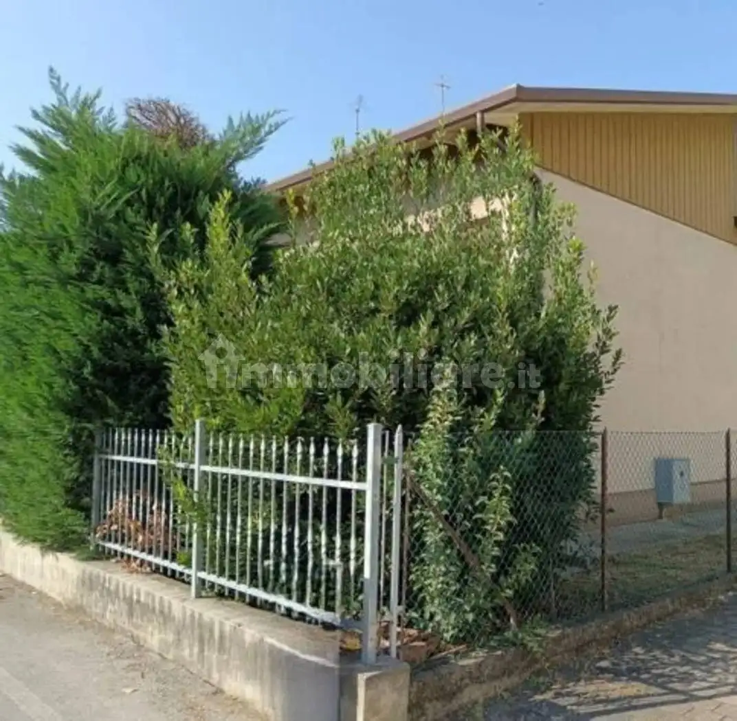 Villa unifamiliare via Vittorio Alfieri, Centro, Bagnolo in Piano - foto 2