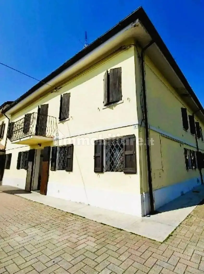 Villa in vendita a Bagnolo in Piano