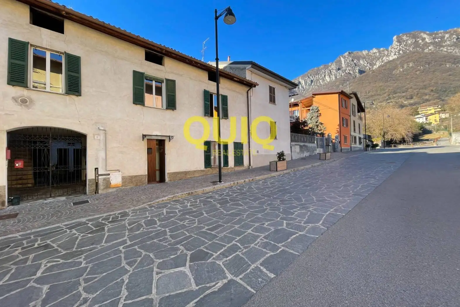 Appartamento in vendita a Valmadrera