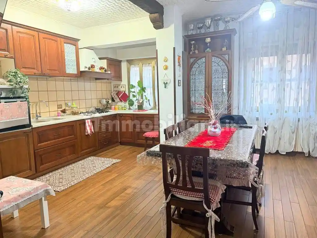 Trilocale via Cornelio Gallo 24, Quadraro, Roma - foto 5