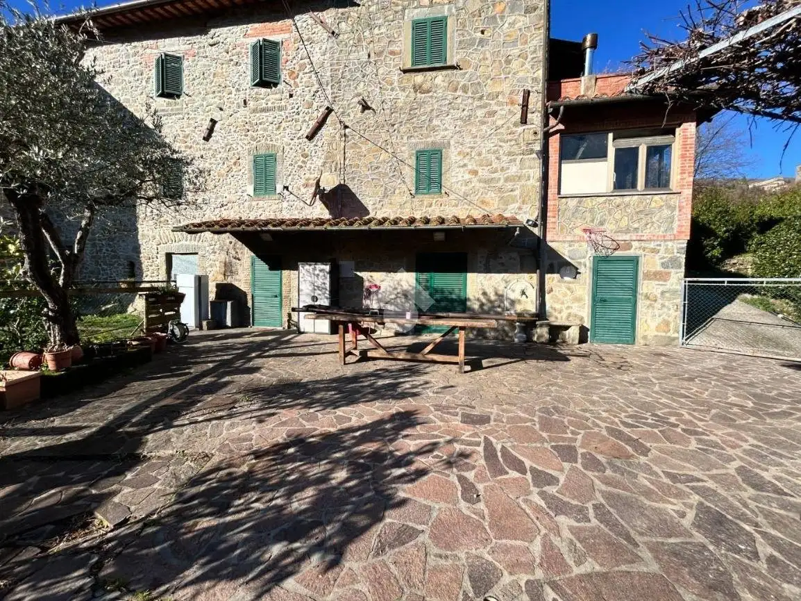 Rustico - Casale in vendita a Pescia