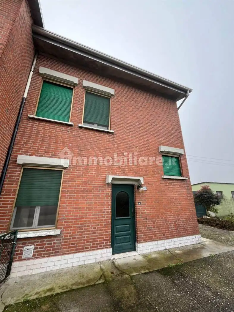 Casa indipendente in vendita a Viadana