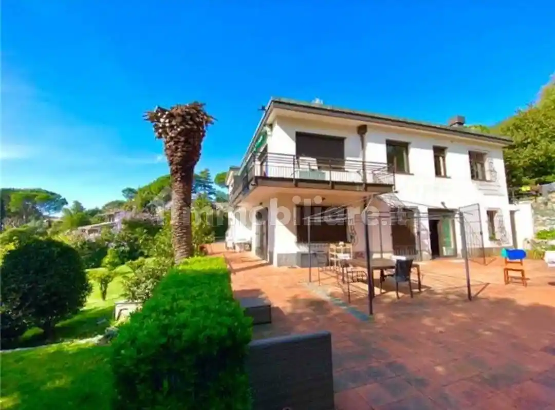 Villa in vendita a Varazze
