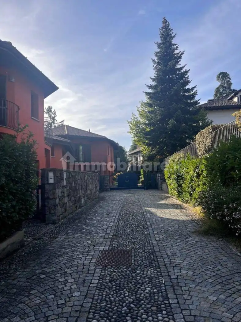 Villa bifamiliare via Luigi Settembrini 6A, Casbeno, Varese - foto 3