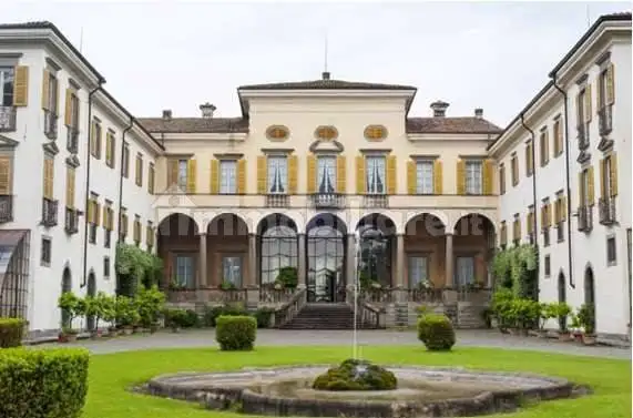 Palazzo - Stabile in asta a Mapello