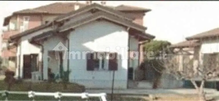 Villa in asta a Turate