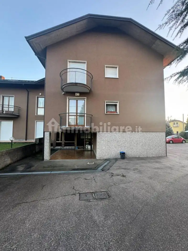 Appartamento in vendita a Vedano Olona