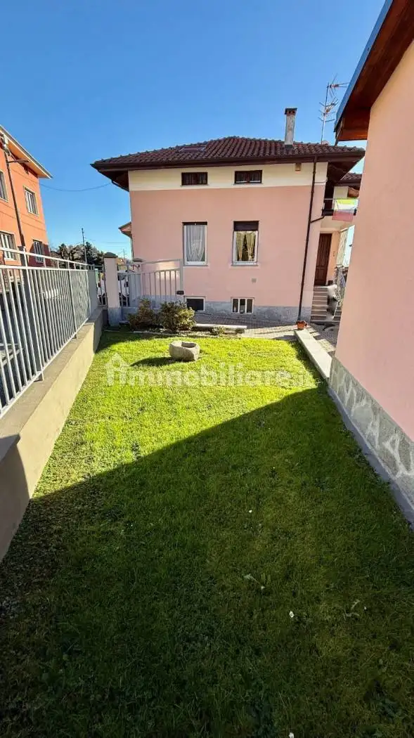 Villa unifamiliare via Padre Mauro Antoniotti 8, Chiavazza, Biella - foto 3