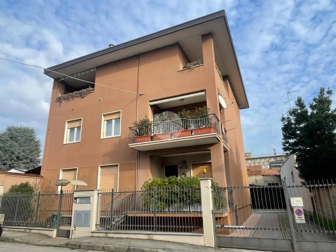 Quadrilocale via san giovanni bosco 26, Volturno, Assisi, San Mauro, Lissone - foto 2