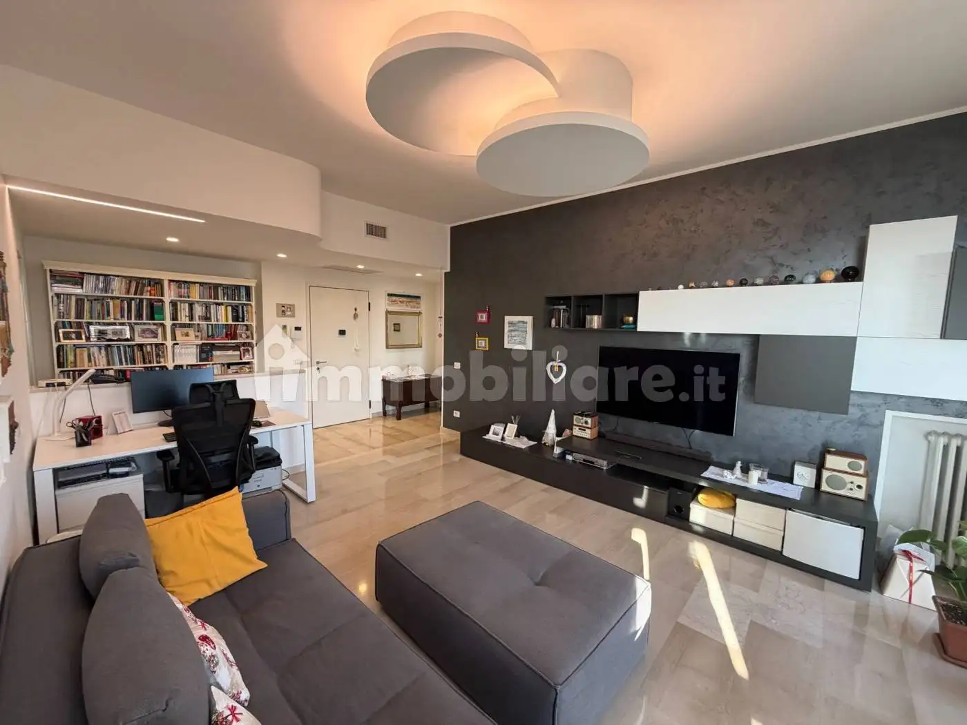 Bilocale via delle Regioni 40, Area Lavanderie, Redecesio, Segrate - foto 3