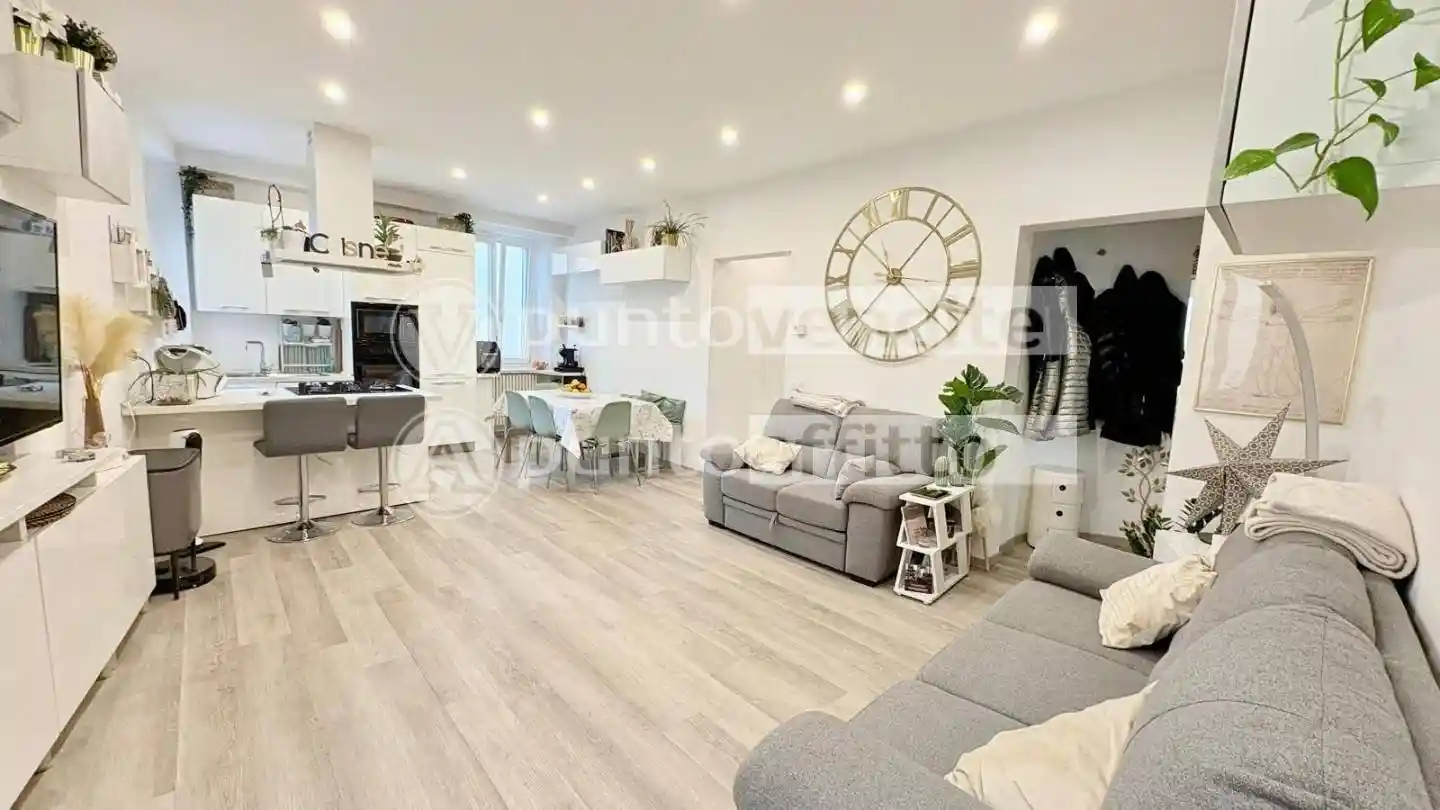 Appartamento piazza del Carmine,  55100, Piazza Anfiteatro - Torre Guinigi, Lucca - foto 3