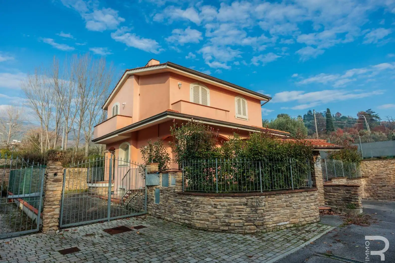 Villa in vendita a Massa e Cozzile
