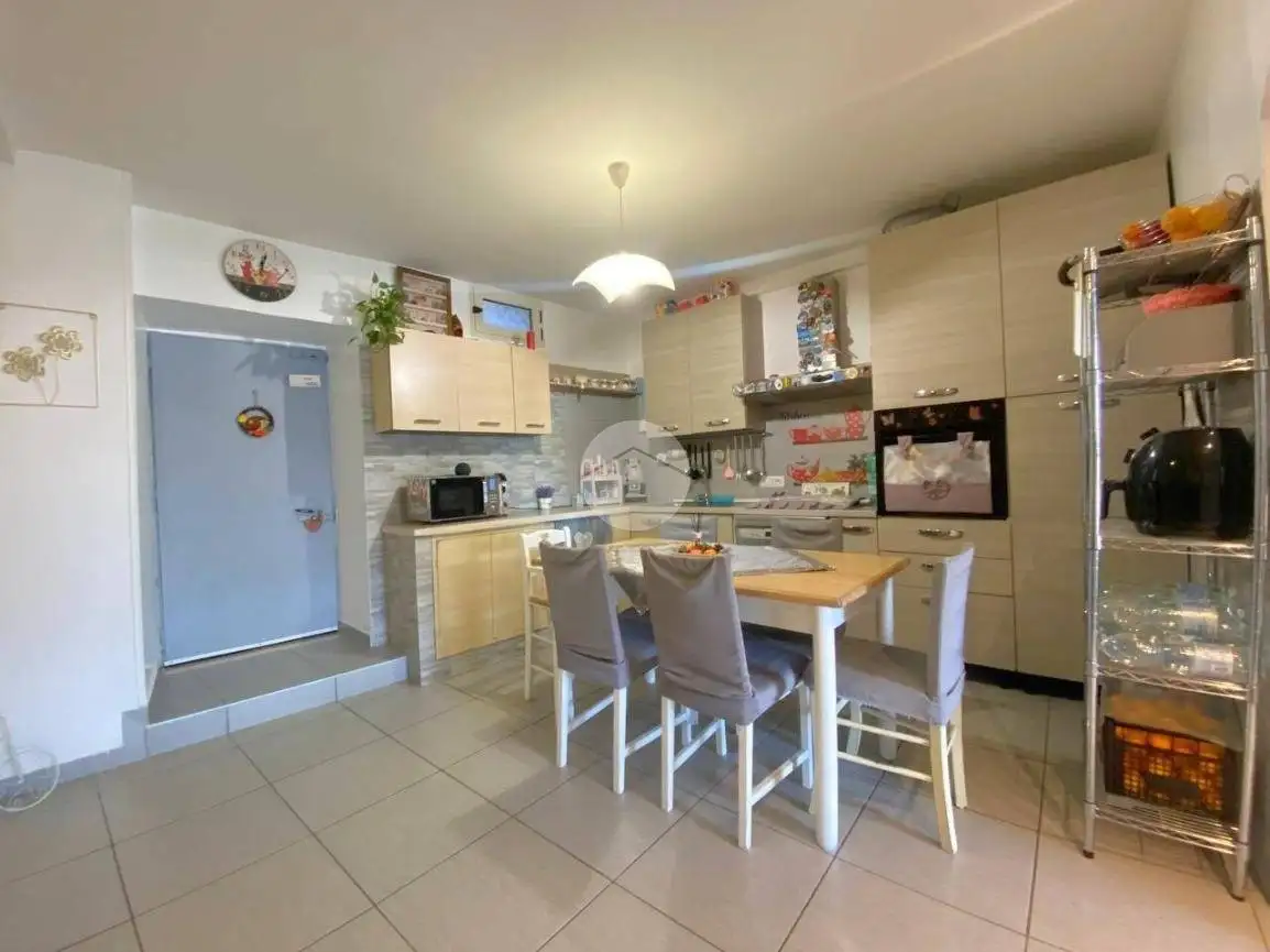 Terratetto plurifamiliare via Casamasella 19, Tuoro, Caserta - foto 2