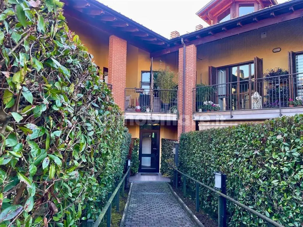 Appartamento in vendita a Azzate