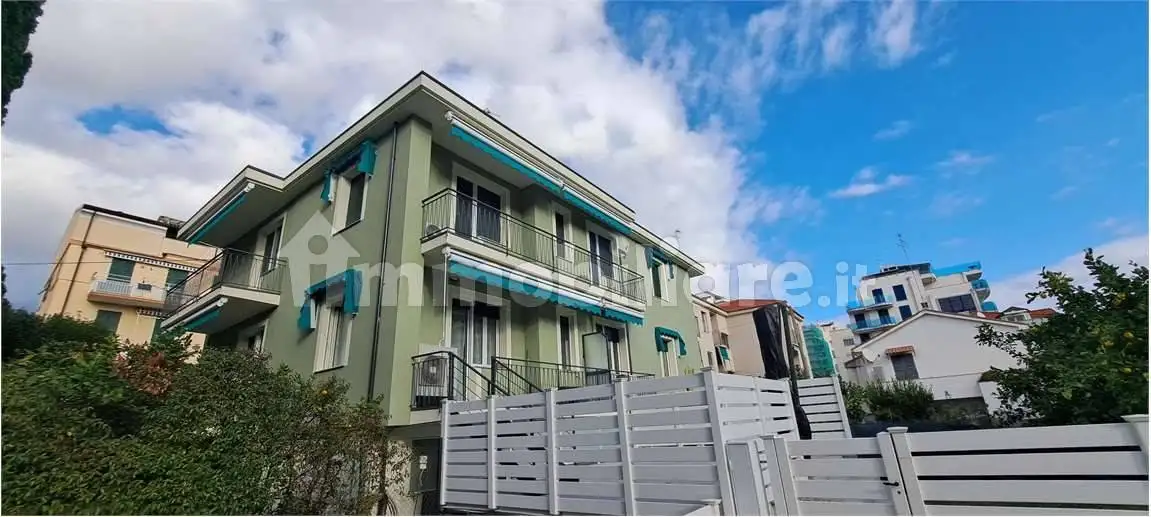 Trilocale via Rossini, 2, Centro, Loano - foto 2