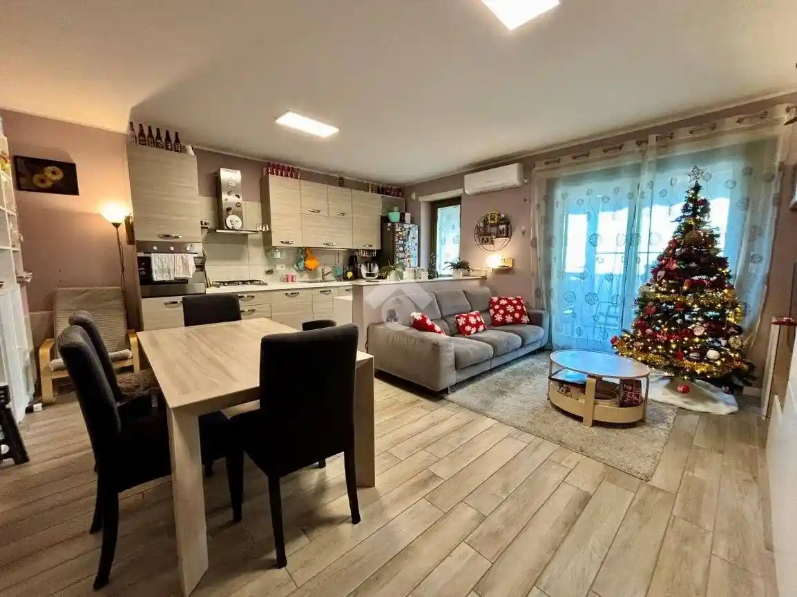 Trilocale via dei Mille 22, Centro, Borgaro Torinese - foto 4