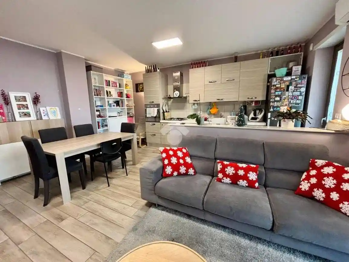 Trilocale via dei Mille 22, Centro, Borgaro Torinese - foto 5