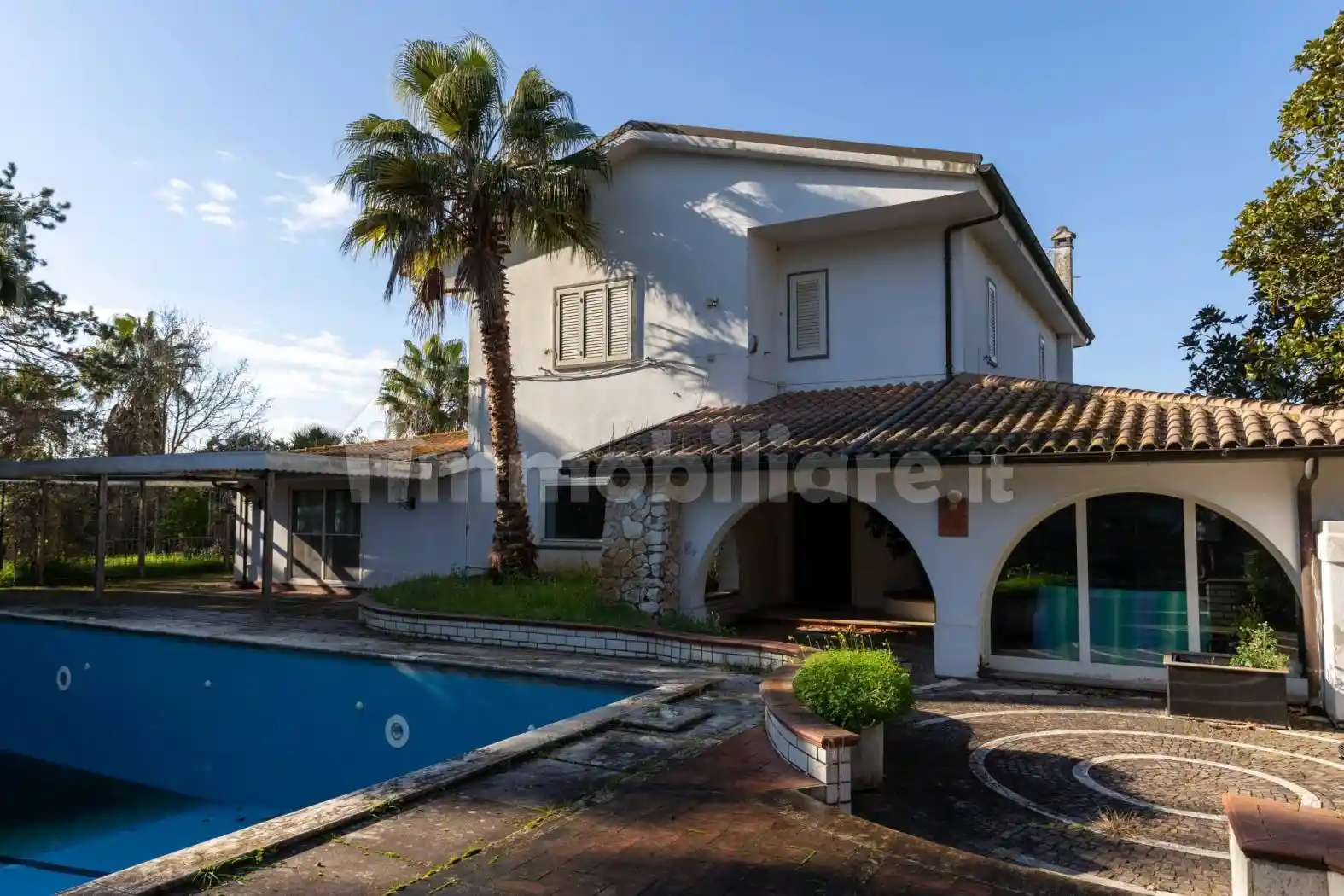 Villa in vendita a Latina