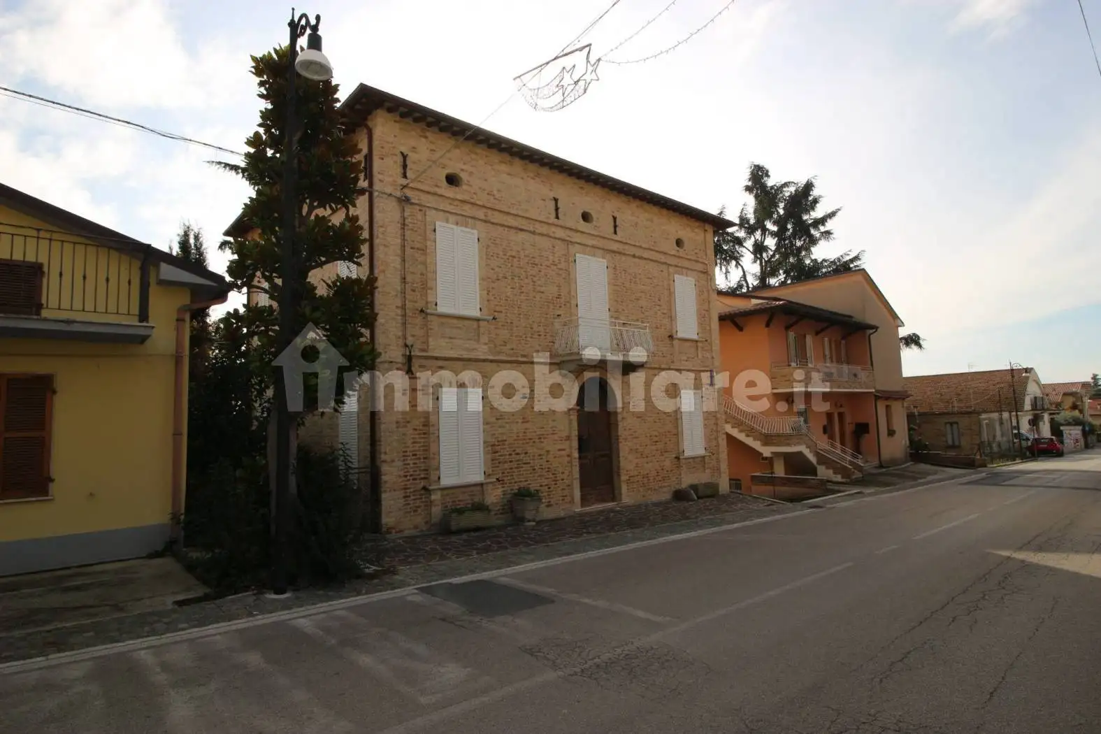 Villa in vendita a Controguerra