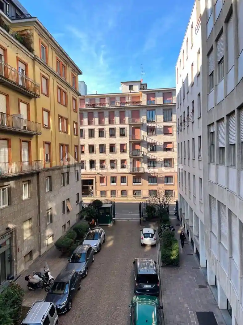 Appartamento via Uberto Visconti di Modrone 8, Palestro, Milano - foto 4