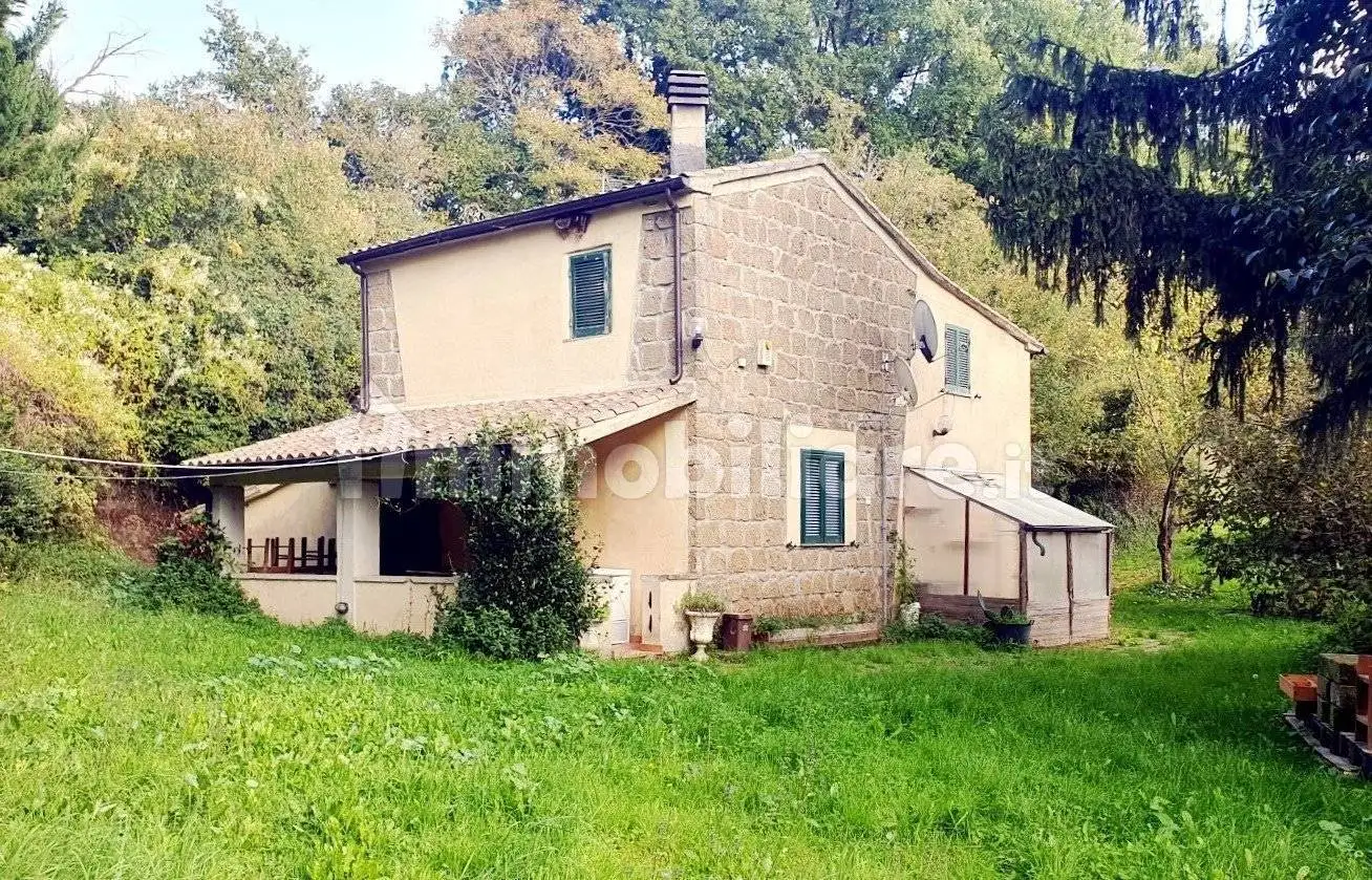 Rustico - Casale in vendita a Sorano