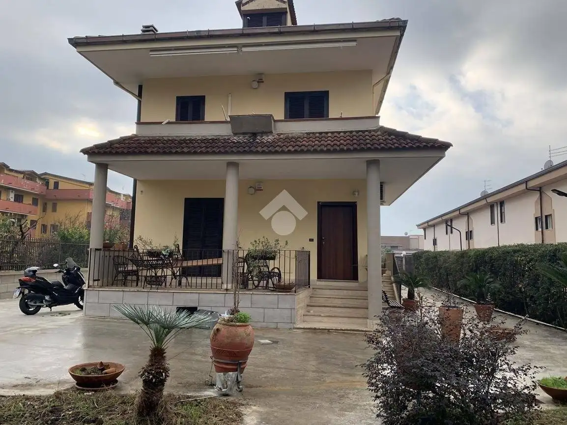 Trilocale piazza Gaetano Salvemini 8, San Clemente, Caserta - foto 4