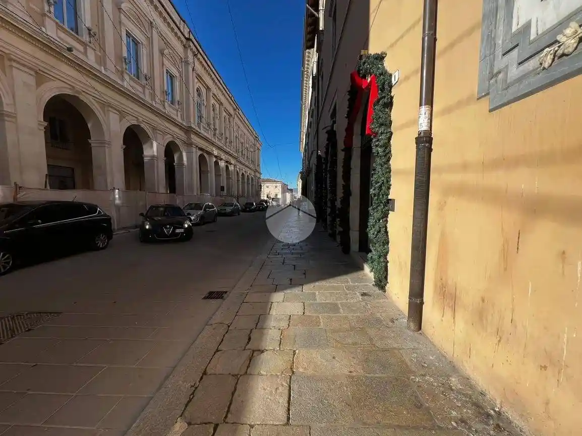 Bilocale Locale Commerciale corso PRICIPE UBERTO, Duomo - Fontana Luminosa, L'Aquila - foto 3