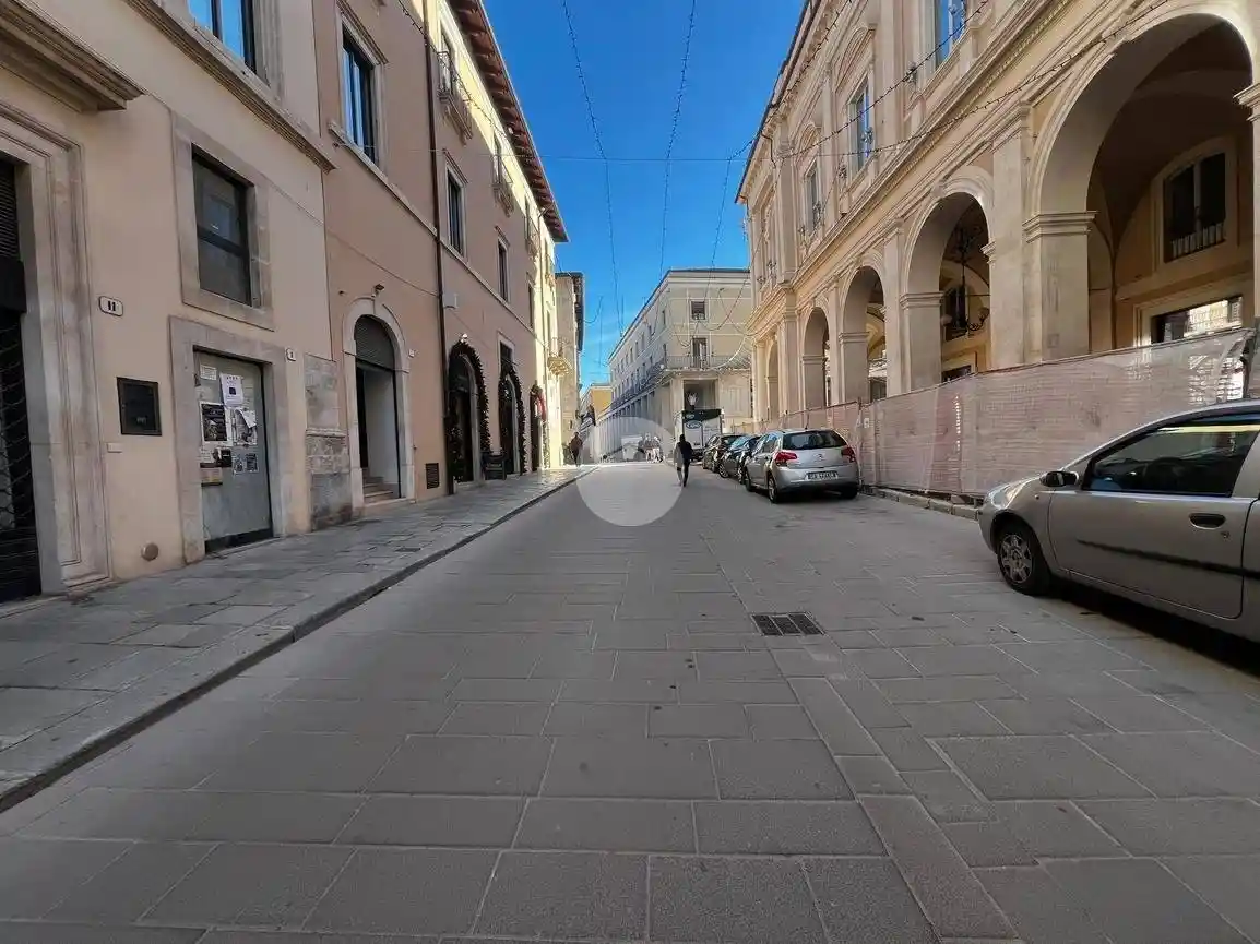 Bilocale Locale Commerciale corso PRICIPE UBERTO, Duomo - Fontana Luminosa, L'Aquila - foto 5