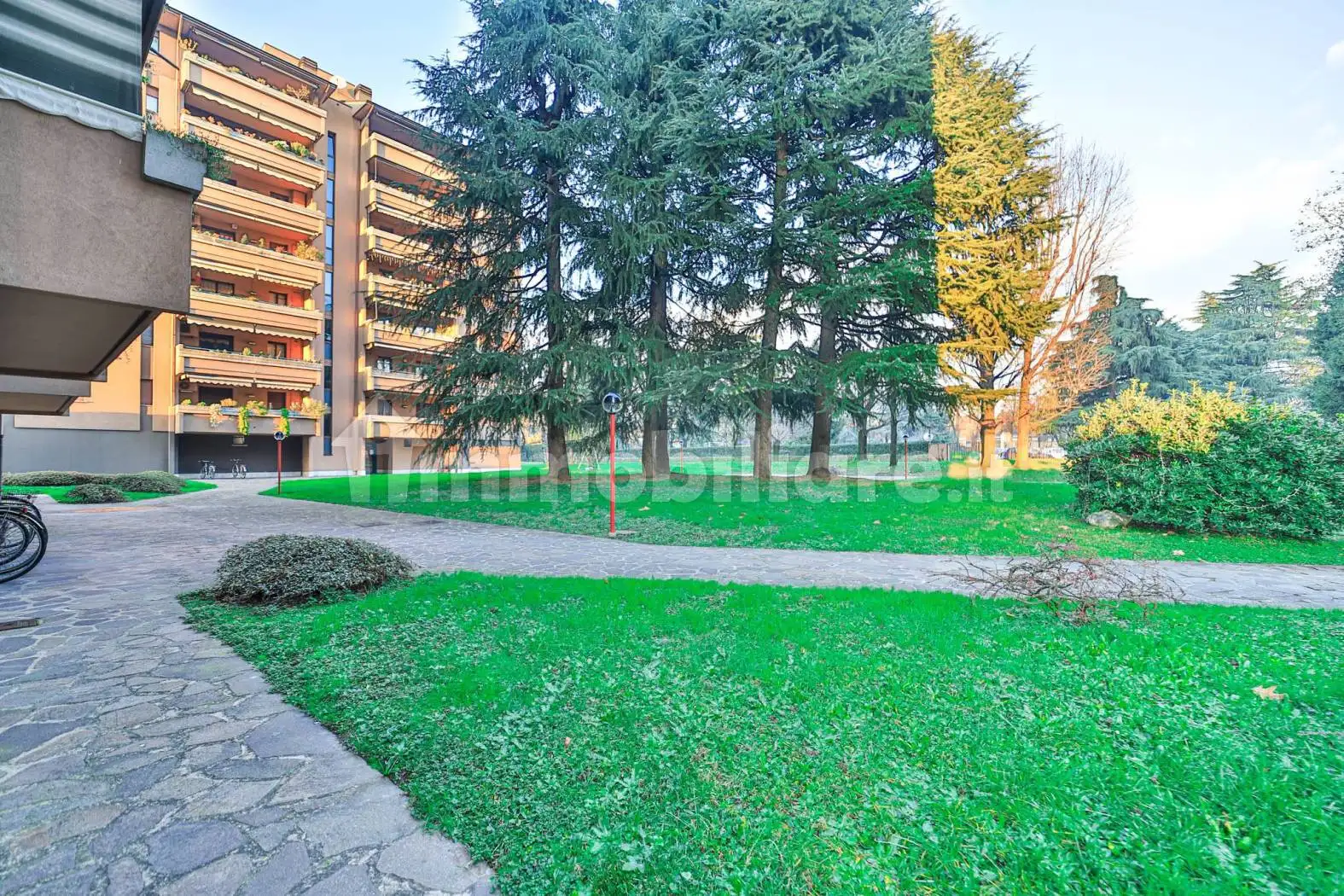 Quadrilocale via Papa Giovanni XXIII 8, Centro, Agrate Brianza - foto 2