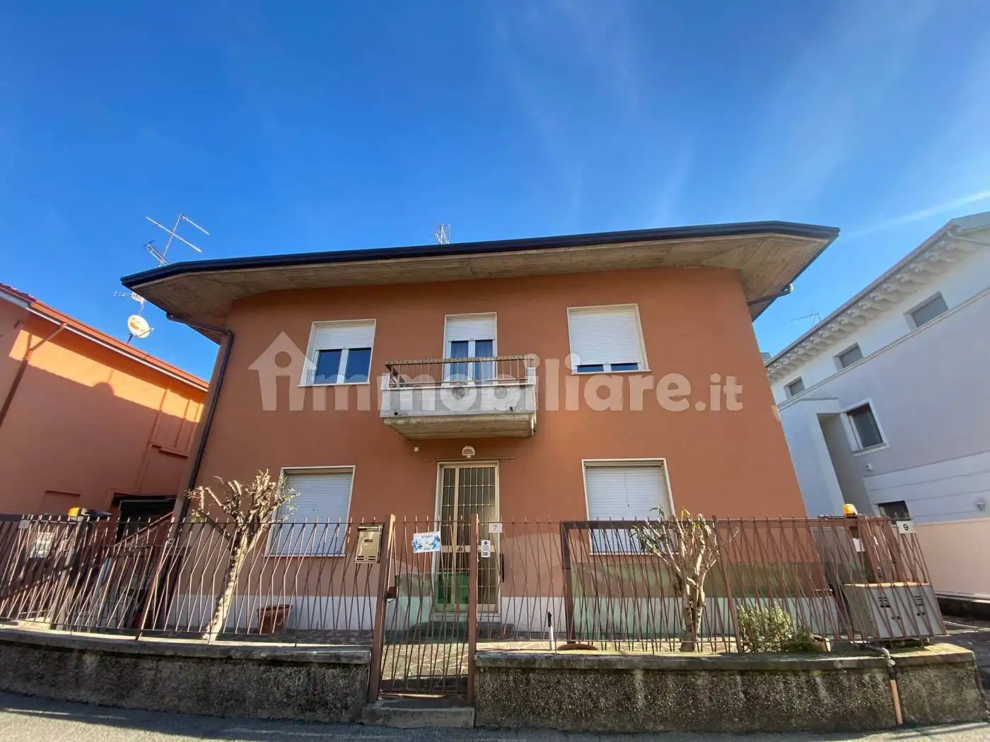 Trilocale via Montanara 7, Desenzano Centro, Desenzano del Garda - foto 2