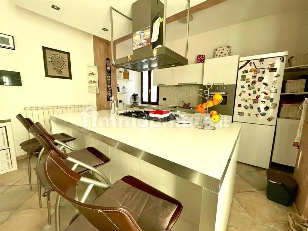 Appartamento in vendita a Azzate