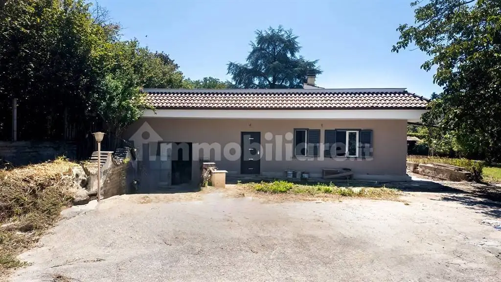Villa in vendita a Zagarolo