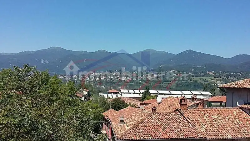 Casa indipendente in vendita a Bosisio Parini