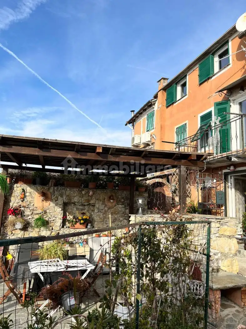 Casa indipendente in vendita a Genova
