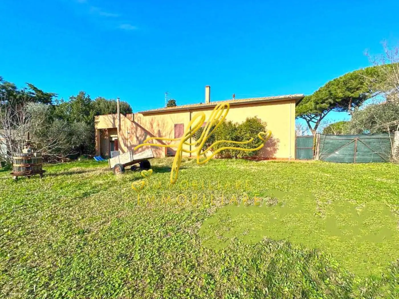Villa in vendita a Cecina
