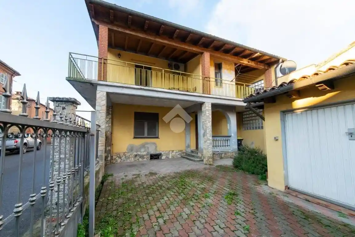 Terratetto plurifamiliare via Vittorio Emanuele 24, Centro, Altavilla Monferrato - foto 2