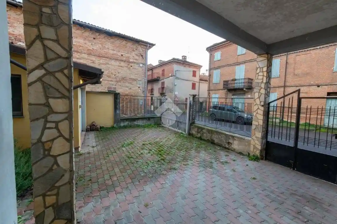 Terratetto plurifamiliare via Vittorio Emanuele 24, Centro, Altavilla Monferrato - foto 3