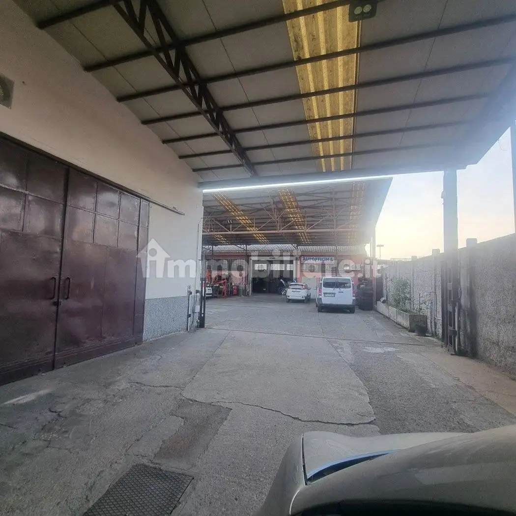 Building in vendita a Milan